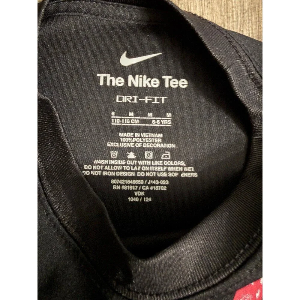 Nike dry fit black t-shirt boys size 5/6